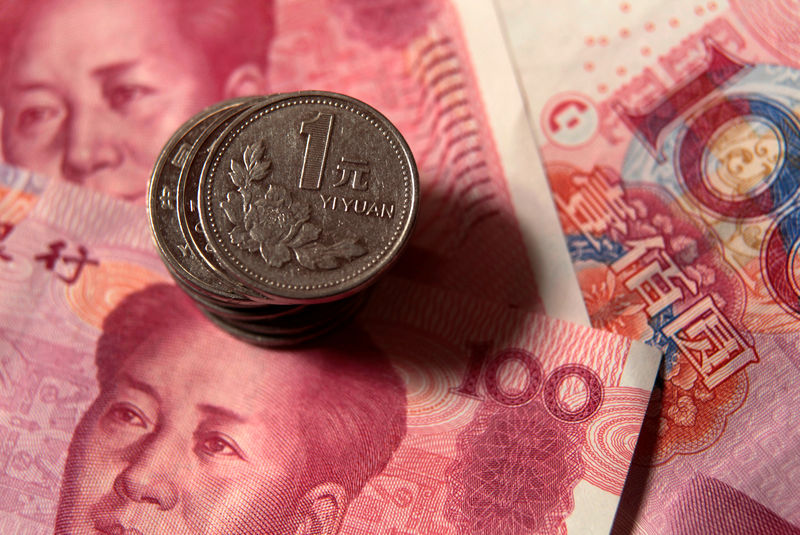 Yuan, U.S. Dollar Flat as Traders Await More Trade News, U.S. Data By Investing.com