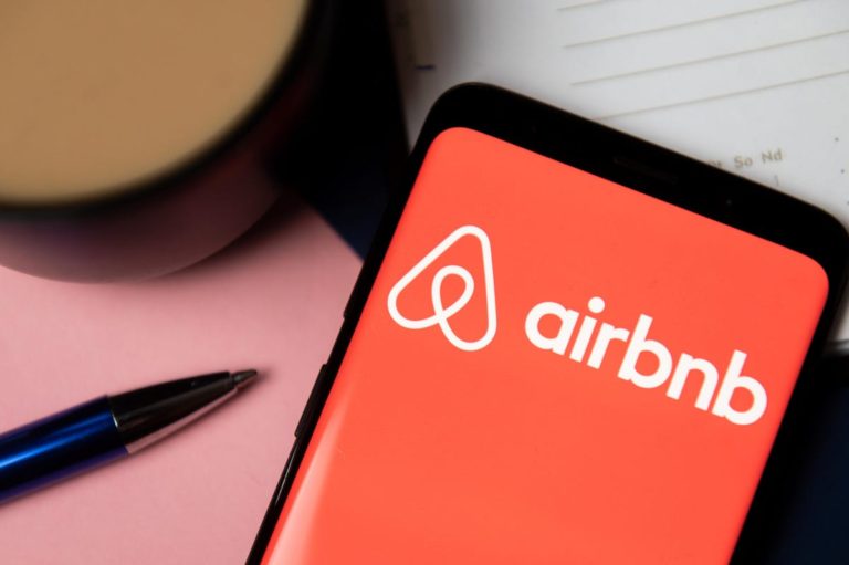 Buy Airbnb Stock Ahead Of The July Fourth Travel Boom?