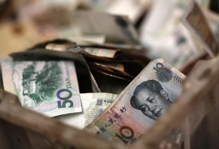 Yuan Moves Higher on Positive Trade News; Aussie Dollar Dips By Investing.com