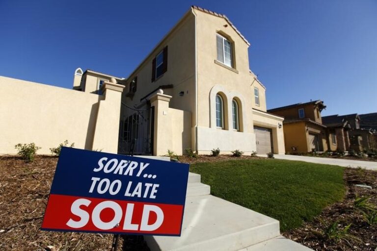 High Home Prices Are Making Americans More Reluctant to Move By Bloomberg