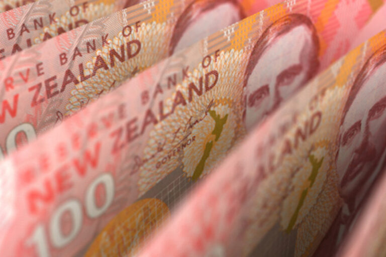 Kiwi Slumps After New Zealand Inflation Slows More Than Forecast By Bloomberg